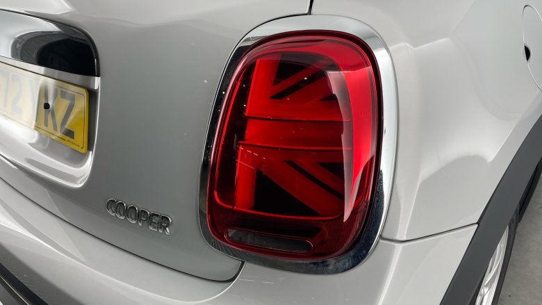 MINI Hatchback 1.5 Cooper Classic 5dr Auto Petrol Hatchback